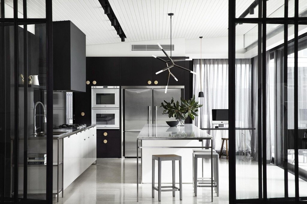 Design of a black kitchen