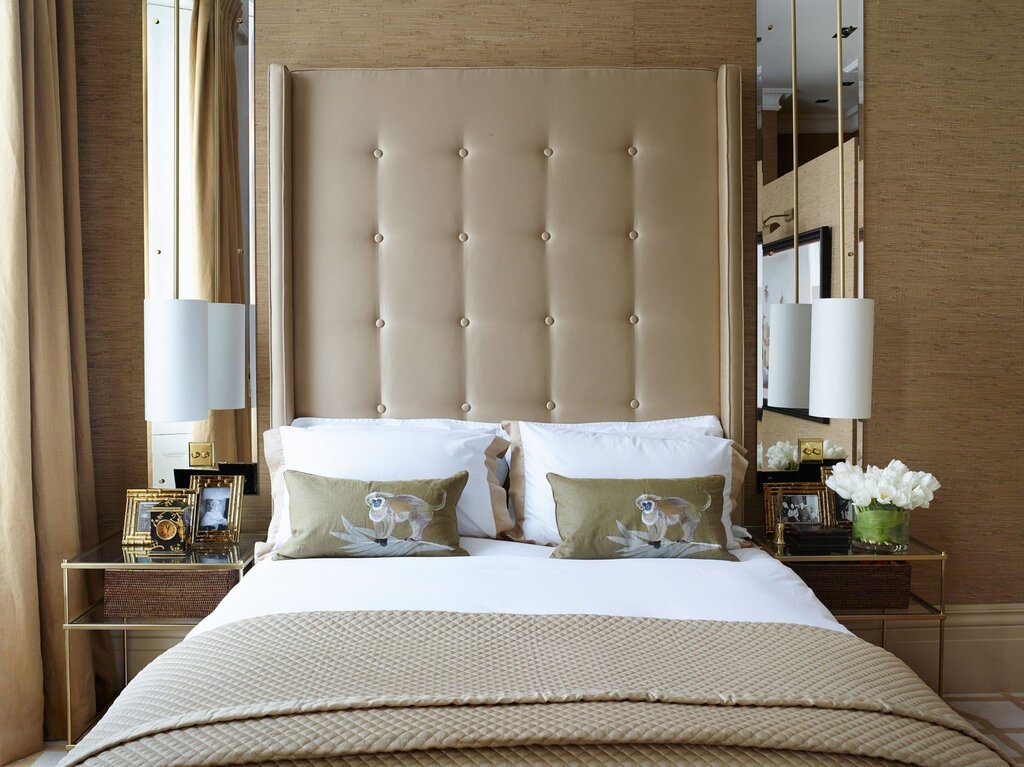 The design of the headboard in the bedroom