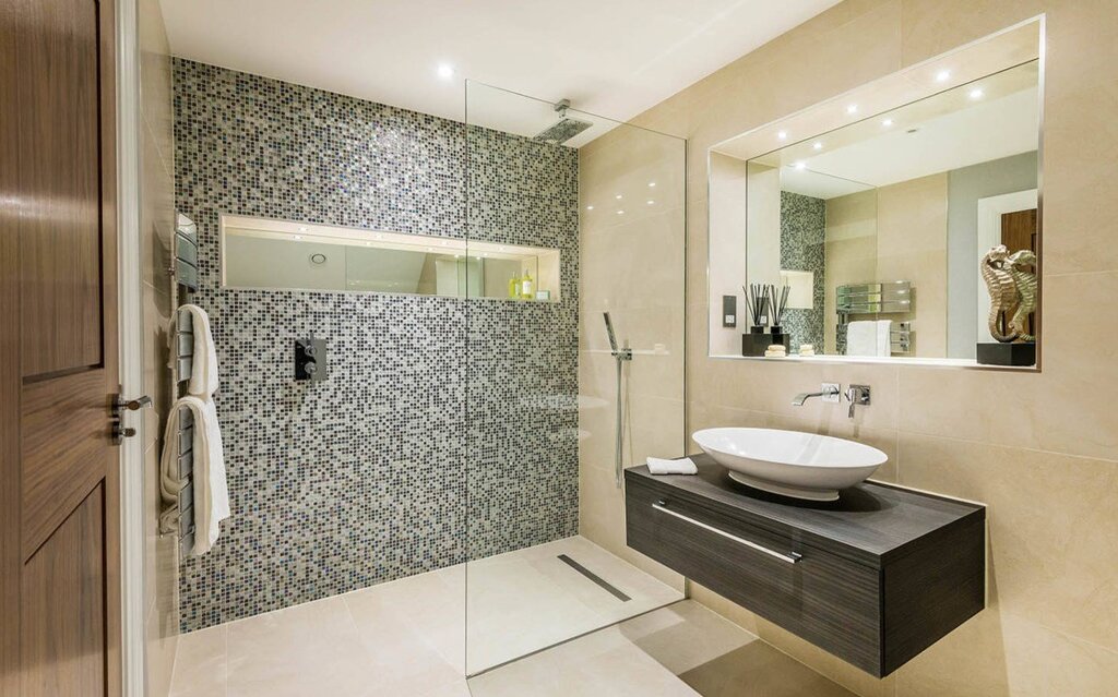 Shower rooms in the apartment