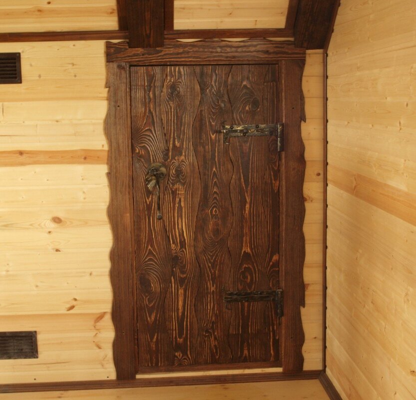 The door to the sauna