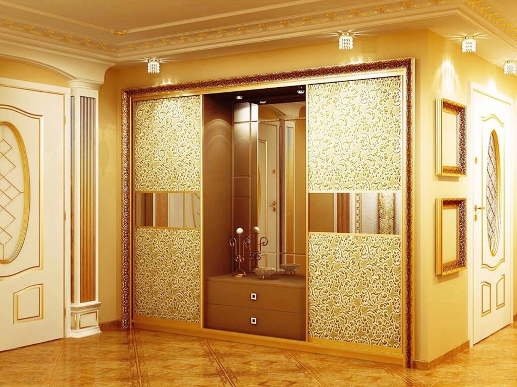 Sliding doors in the hallway