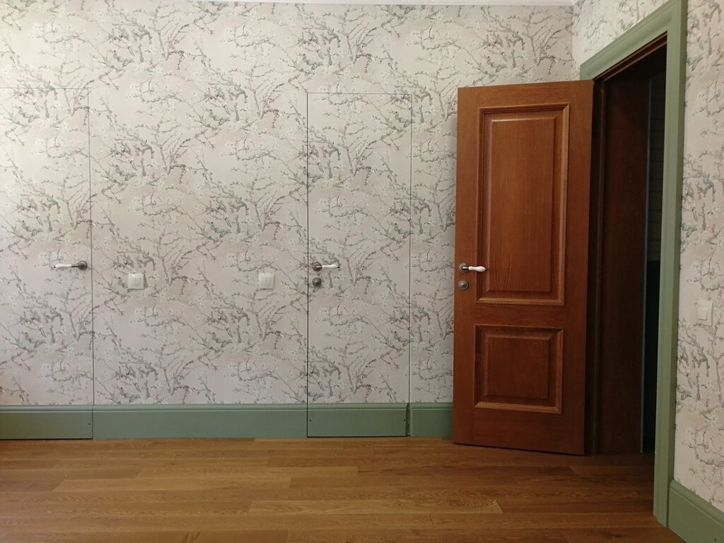 Concealed doors for wallpaper 44 фото