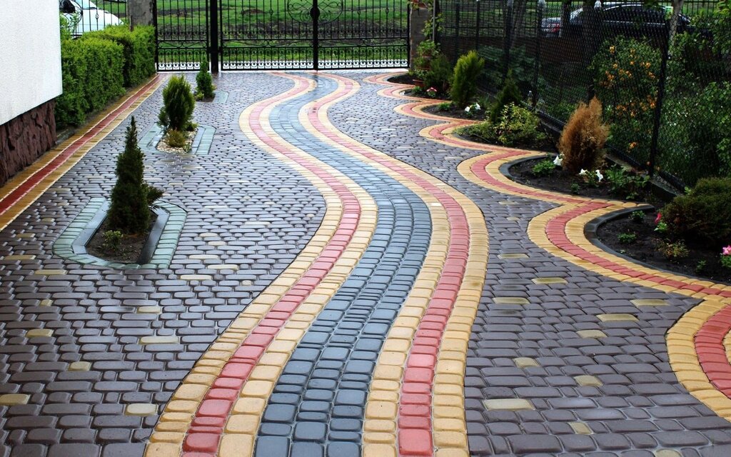 A yard made of paving stones