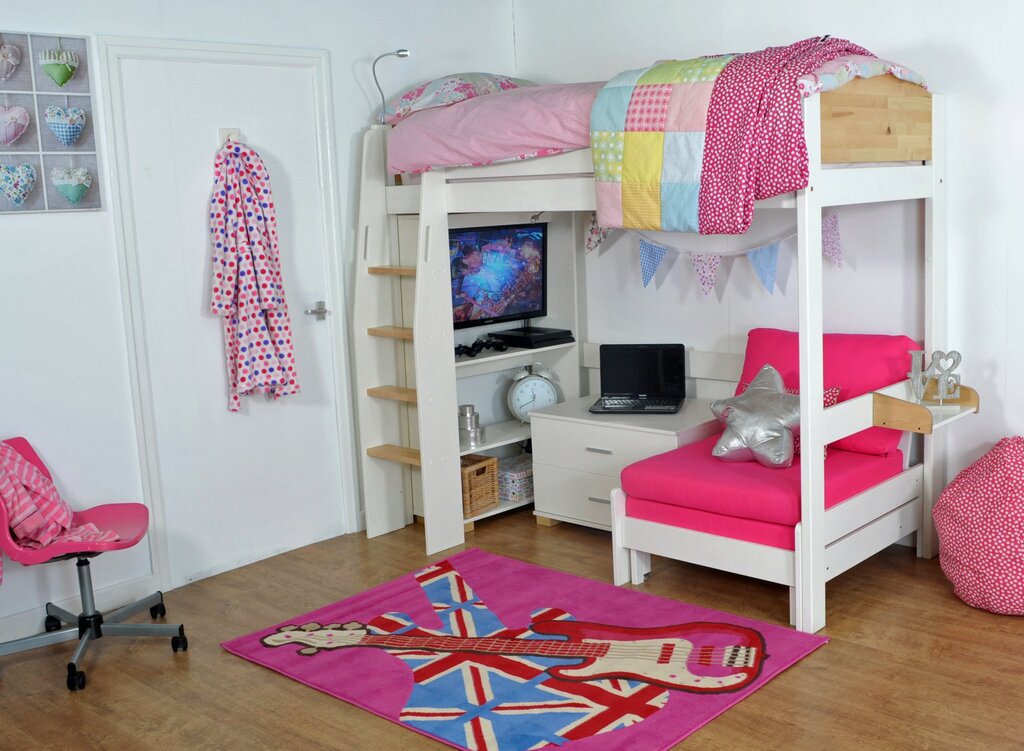 A bunk bed for girls