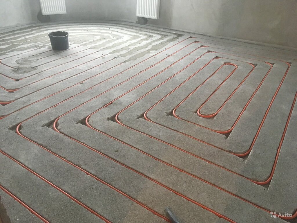 Electric underfloor heating in screed