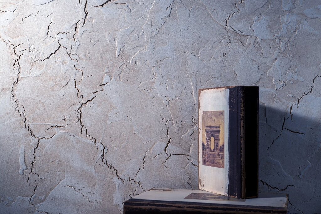 Textured decorative plaster