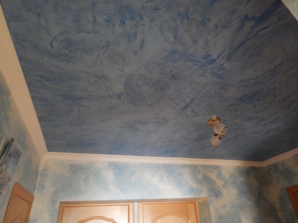 Textured ceiling painting