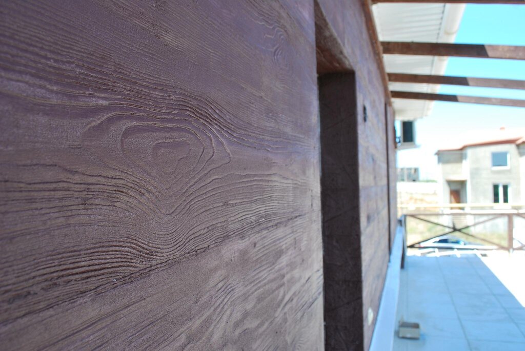 Textured plaster that looks like wood