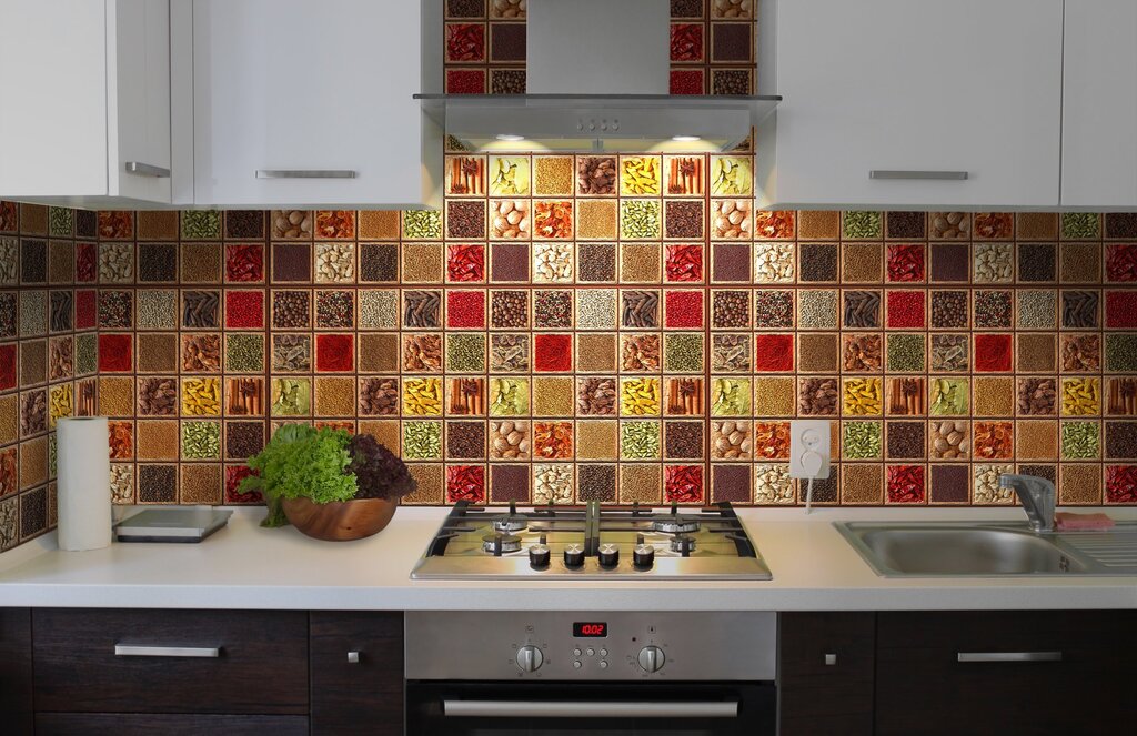 Tile backsplash in the kitchen