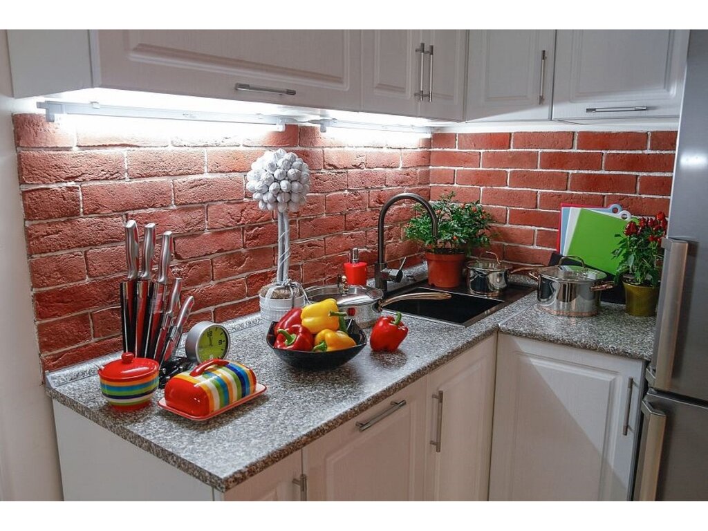 Brick backsplash for the kitchen