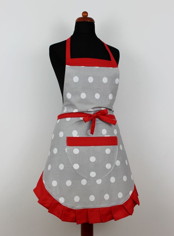 An apron in Russian style