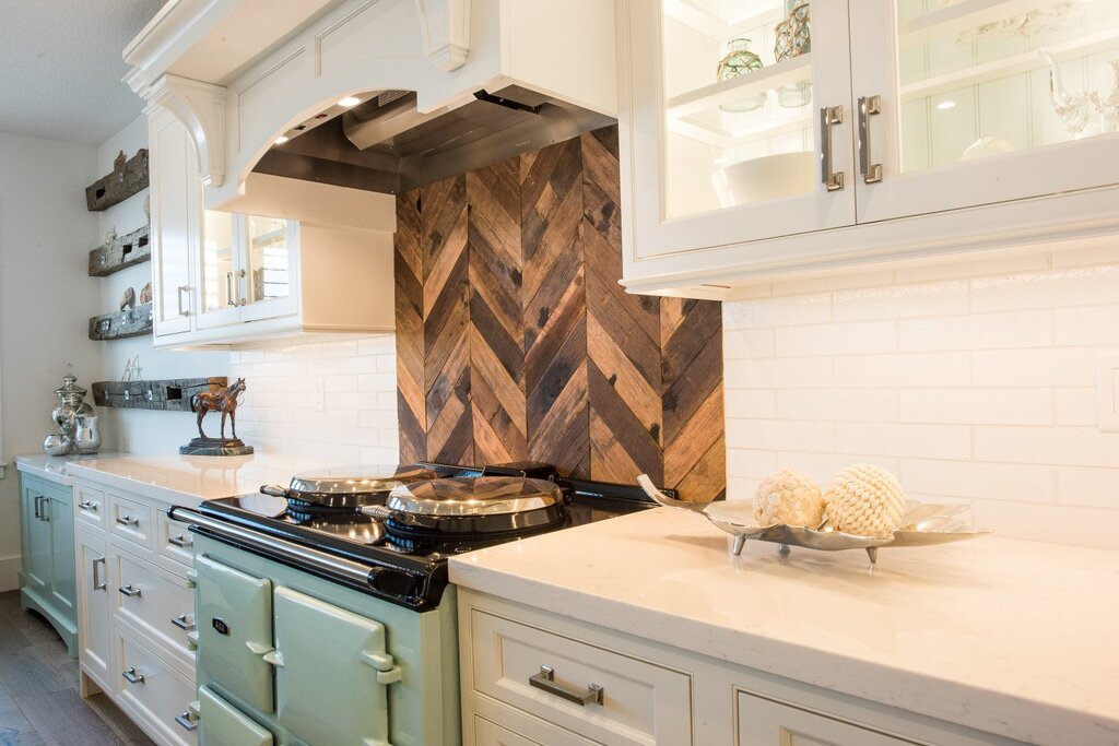 Herringbone apron in the kitchen