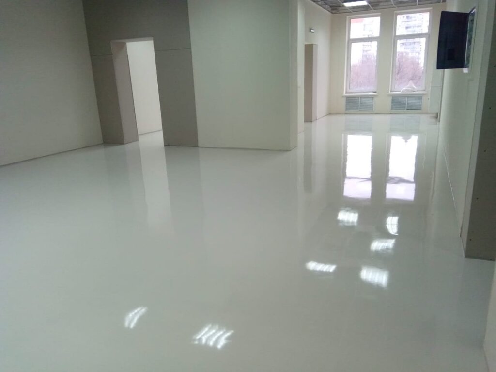 Self-leveling finish floor