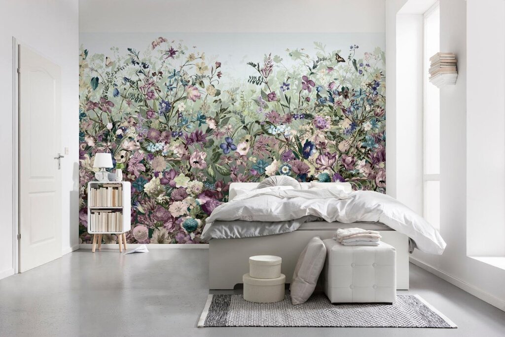 Non-woven wallpaper for walls