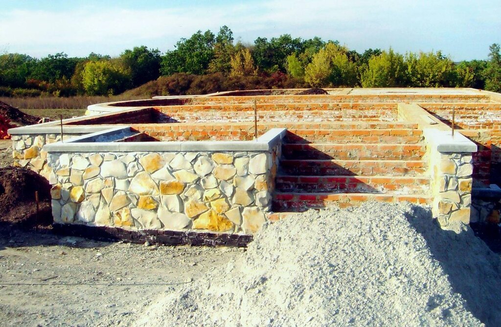 Foundation made of rubble stone