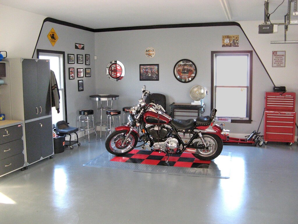 Motorcycle garage