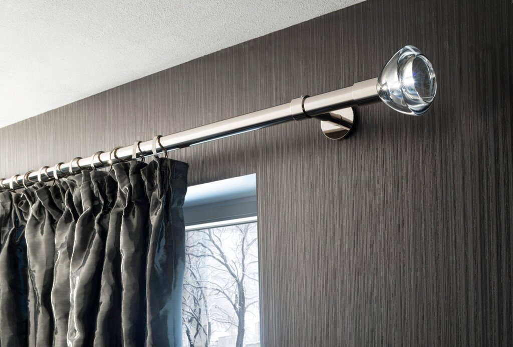 Metal curtain rod