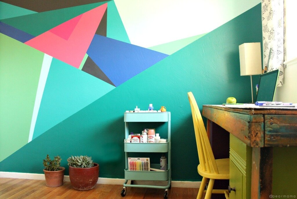 Geometry on the walls in the children's room