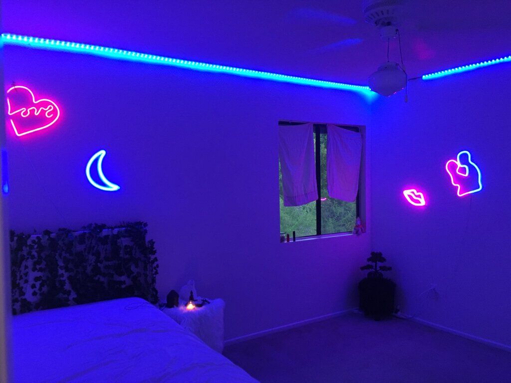 Flexible neon in apartment interior