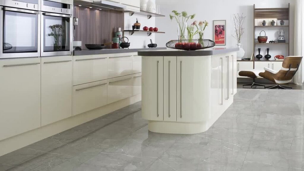 Glossy floor in the kitchen