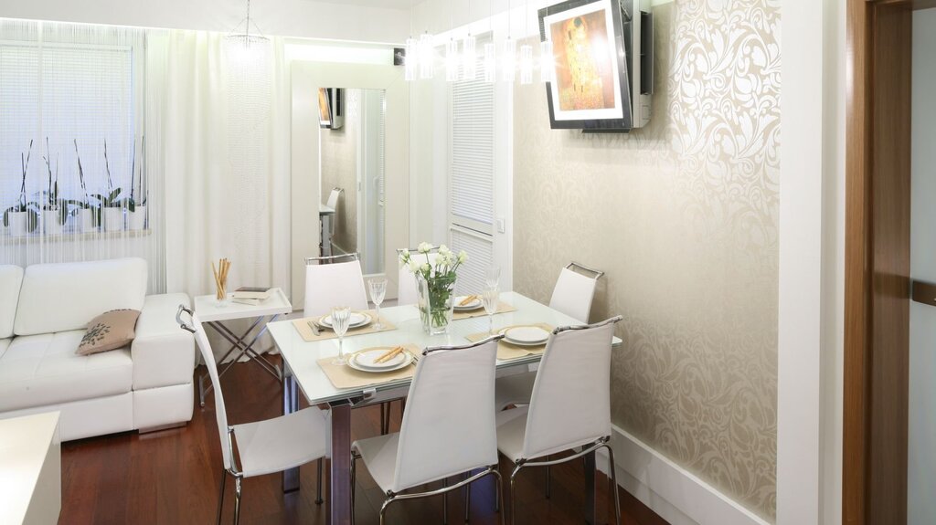 Living room with dining area in a Khrushchyovka