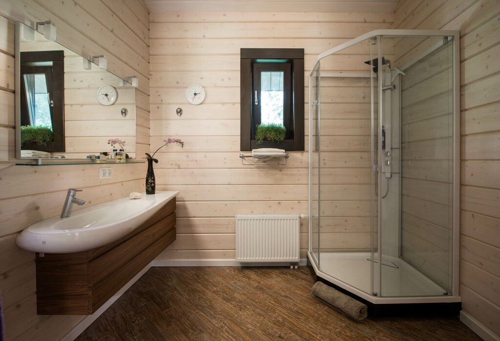 Imitation of timber in the bathroom