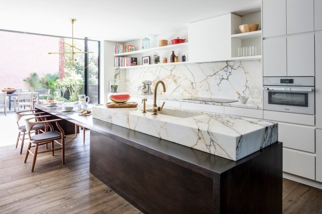 Kitchen interior with a marble backsplash