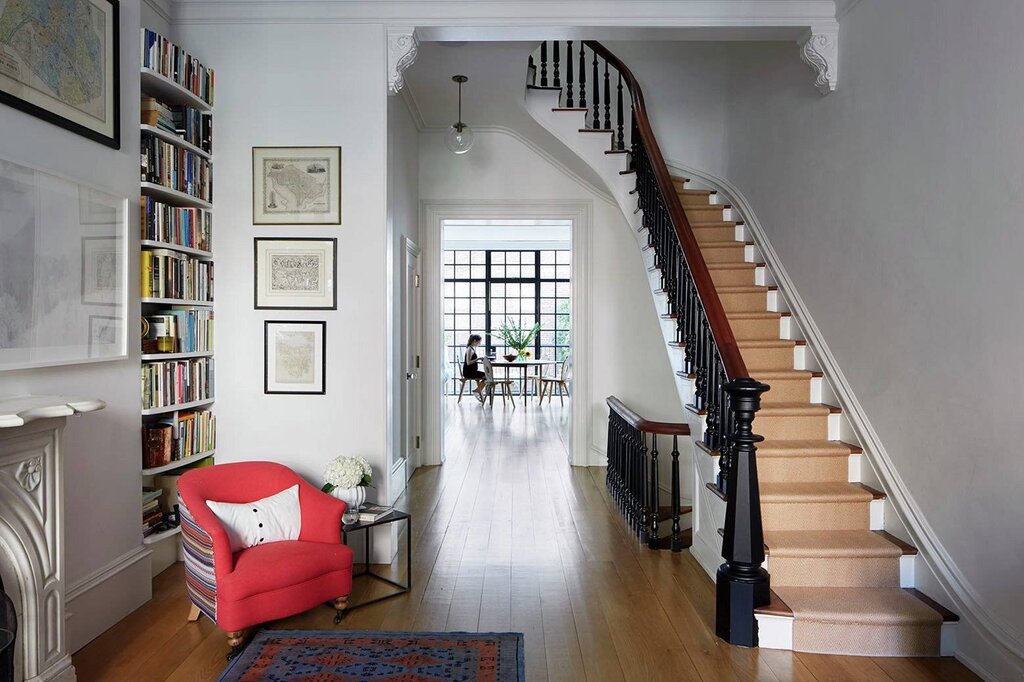 Hallway interior with a staircase 8 фото