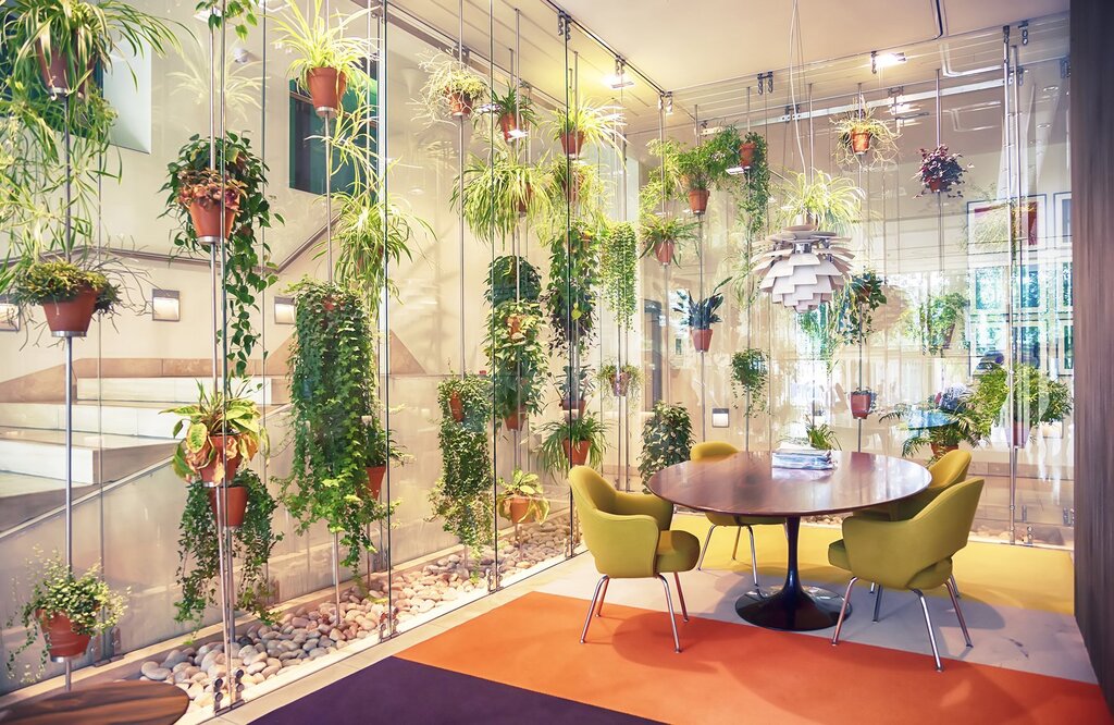 Artificial greenery in the interior