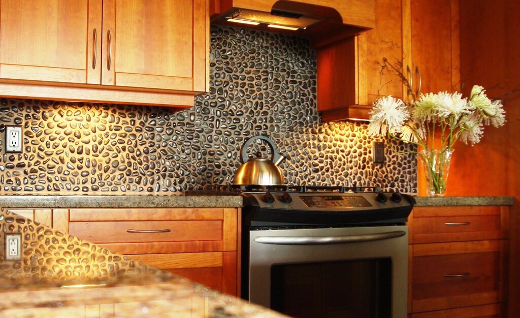 Stone backsplash for the kitchen