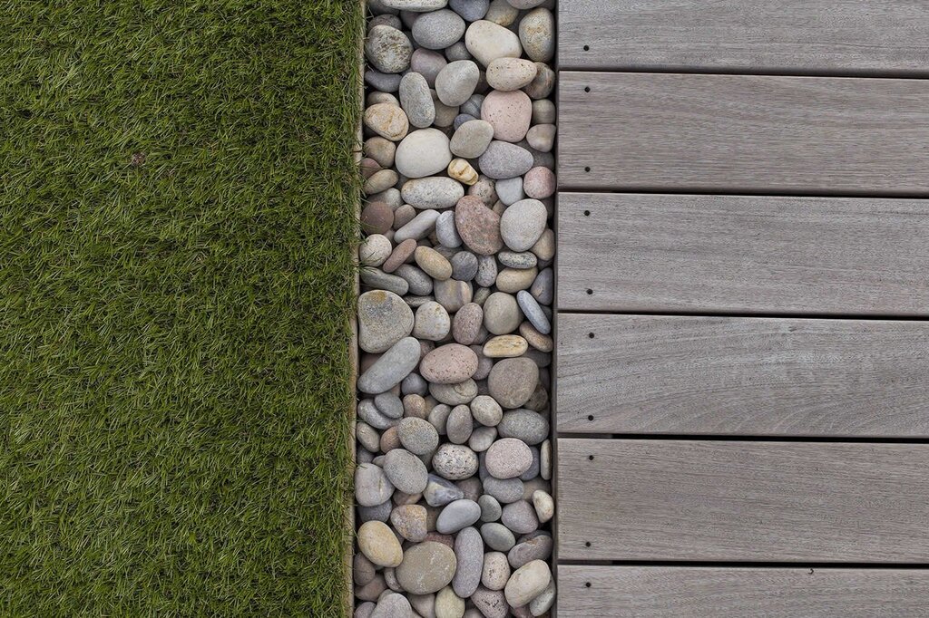 Decorative pebbles