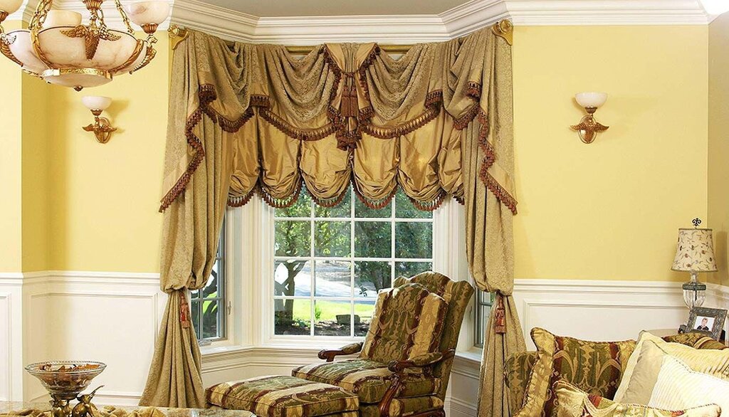 Cornice for Austrian curtains