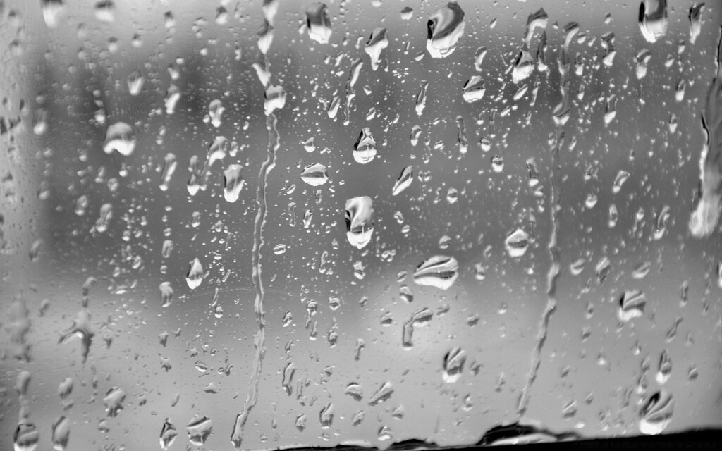 Pictures of raindrops on glass