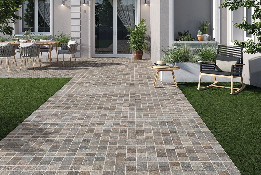 Porcelain stoneware paving tiles