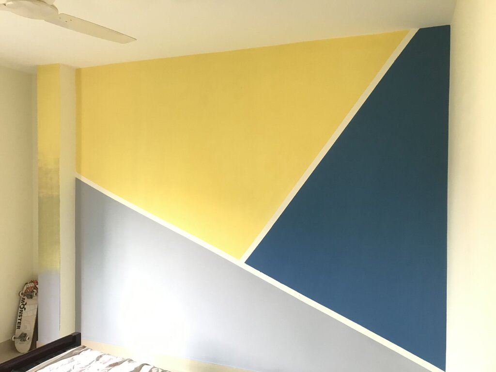 Glue painting of walls