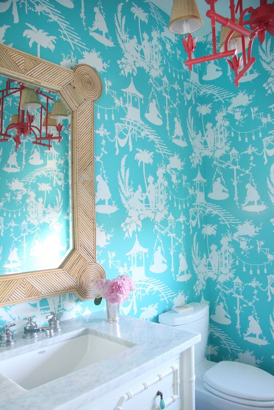 Oilcloth for the bathroom wall