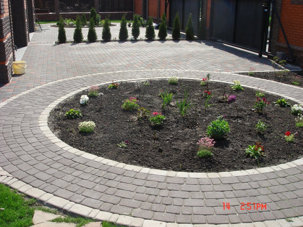 Flower beds in paving tiles