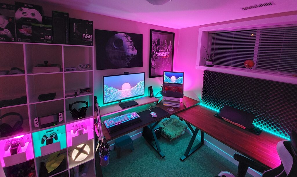 Gamer's room