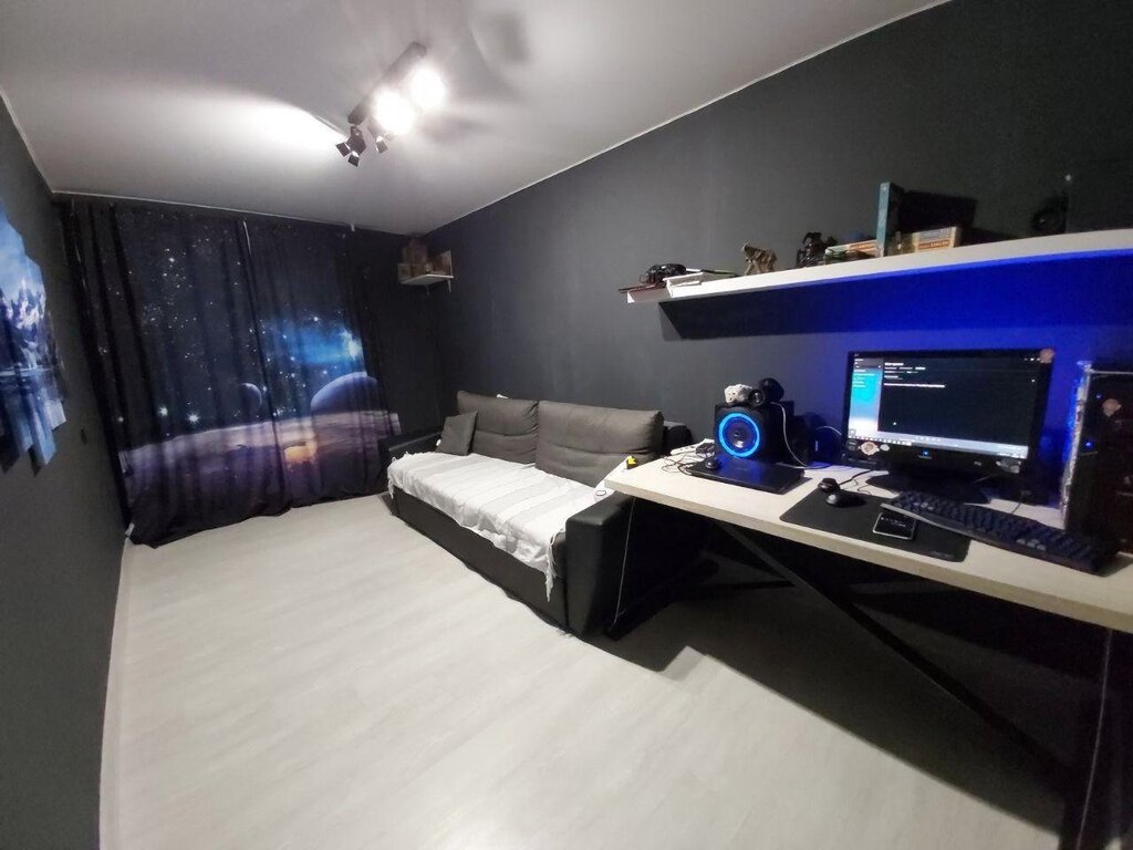 A room in black for a teenager