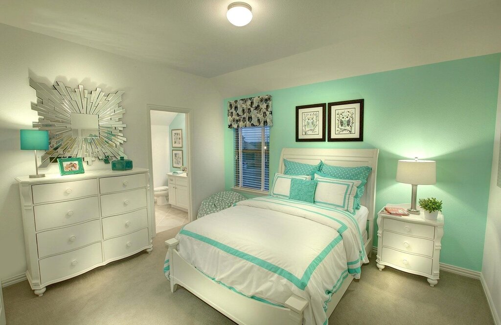 A room in mint color