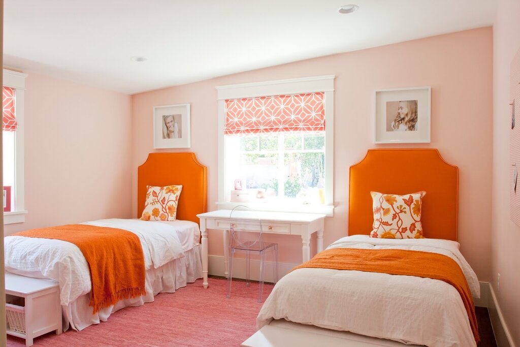 A room in peach color