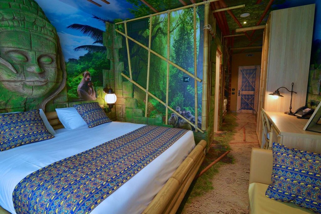 A jungle-themed room