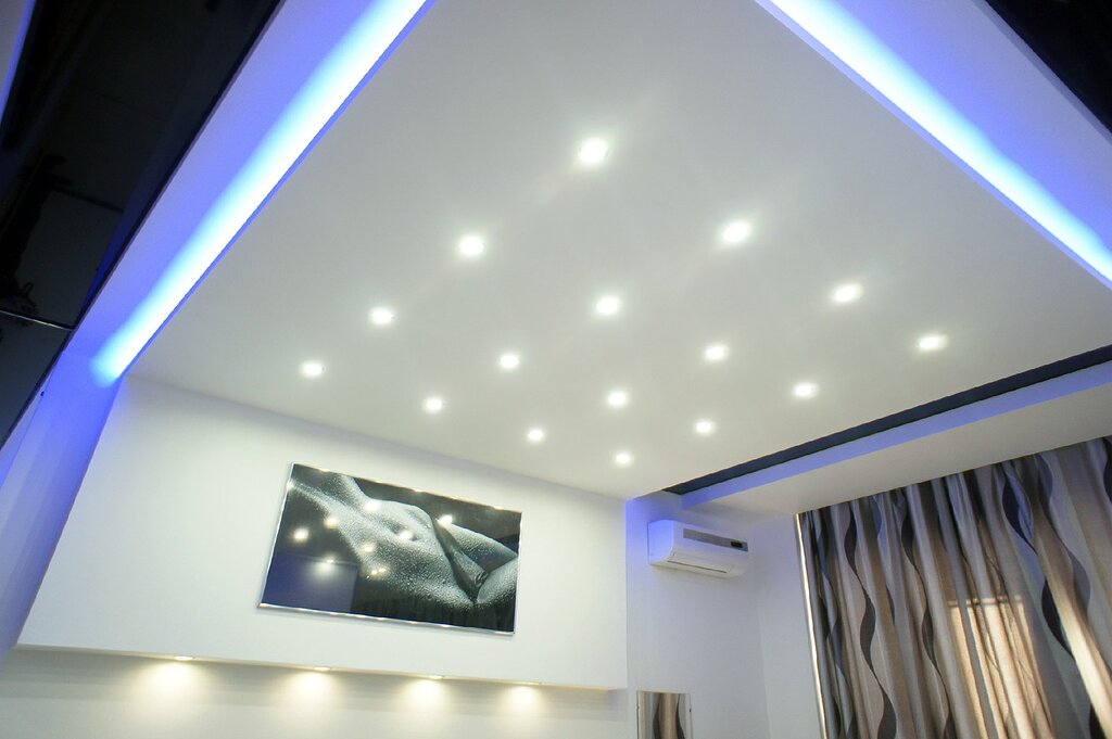 Perimeter contour lighting of a stretch ceiling 45 фото