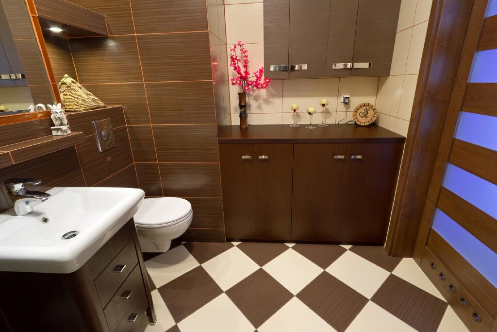 Brown floor tile