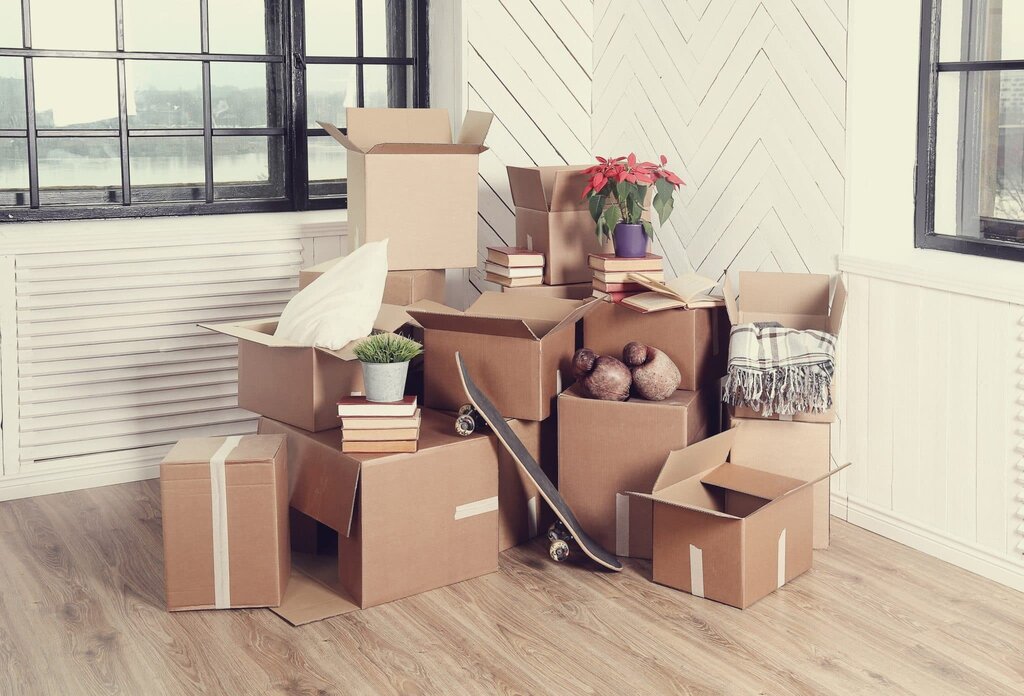 Storage boxes in the interior