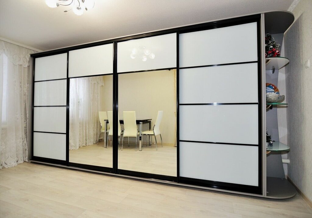 Sliding door wardrobe