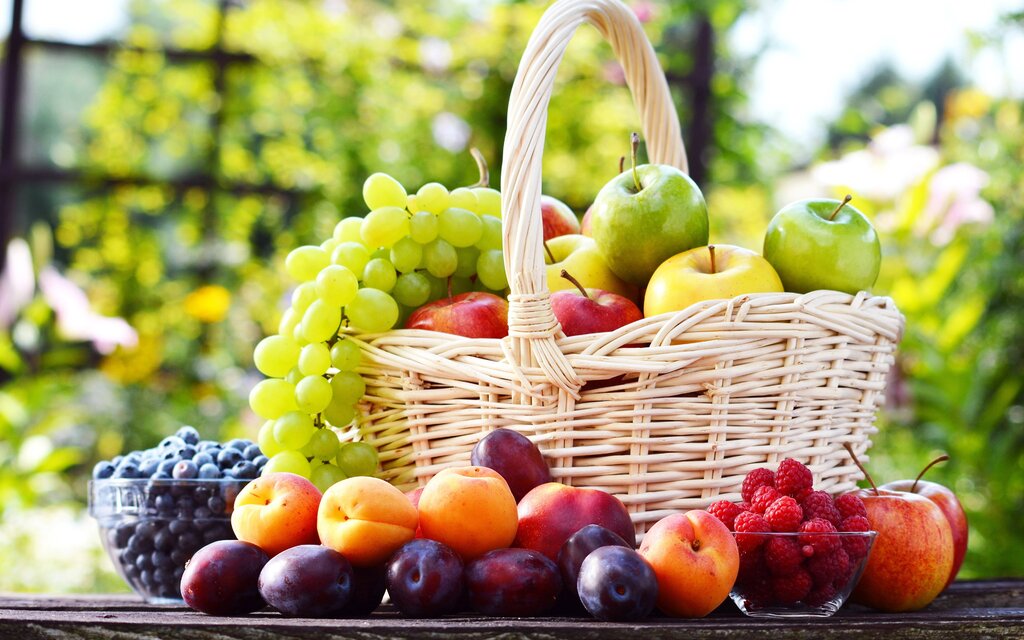 A basket with fruit pictures