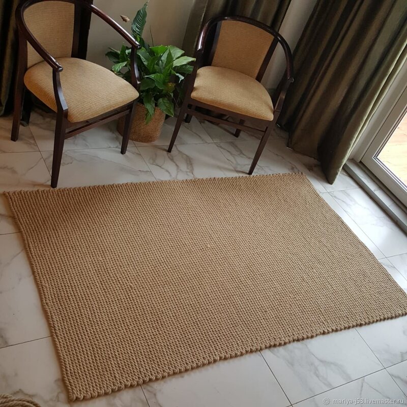 A rug made of jute rope