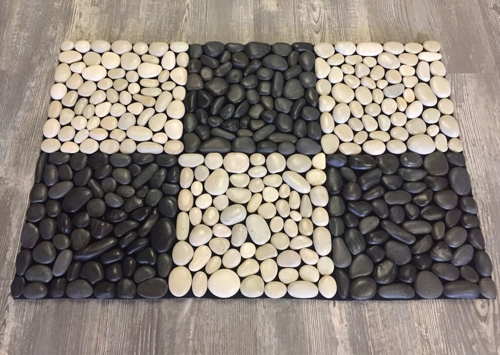 A pebble rug with your own hands