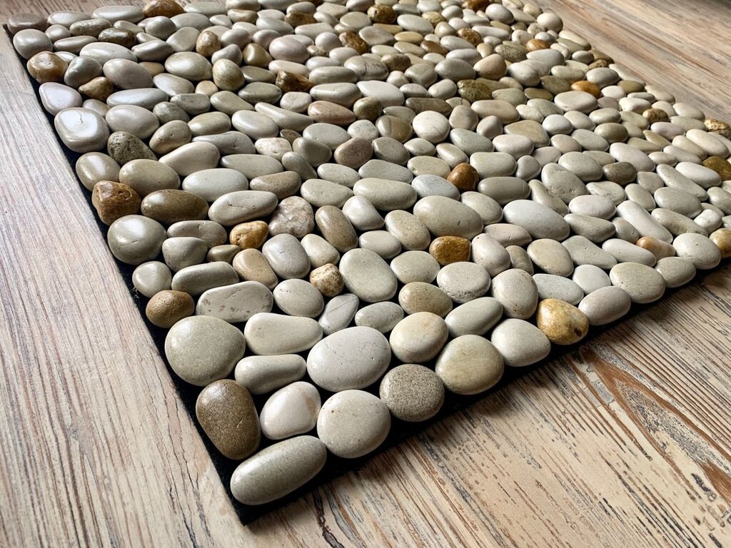 A mat made of stones with your own hands